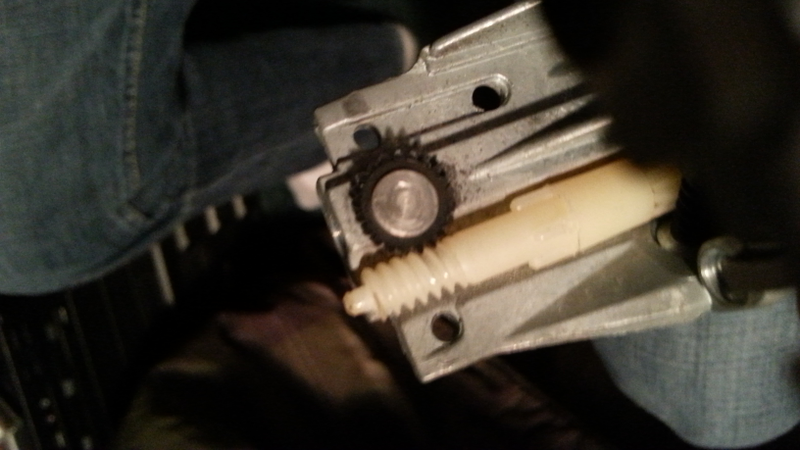 Illustration for article titled Shot in the dark: GM riveted odometer gears